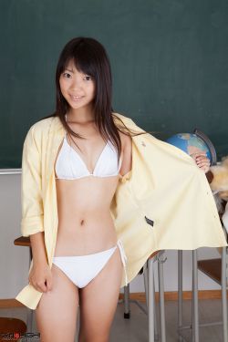 美女脱光衣服让男人捅